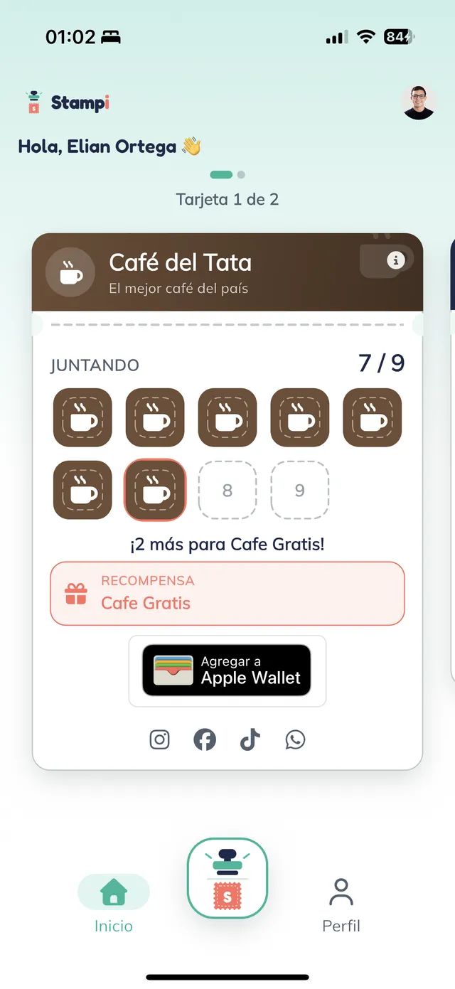 Tarjeta de un café en el teléfono del cliente