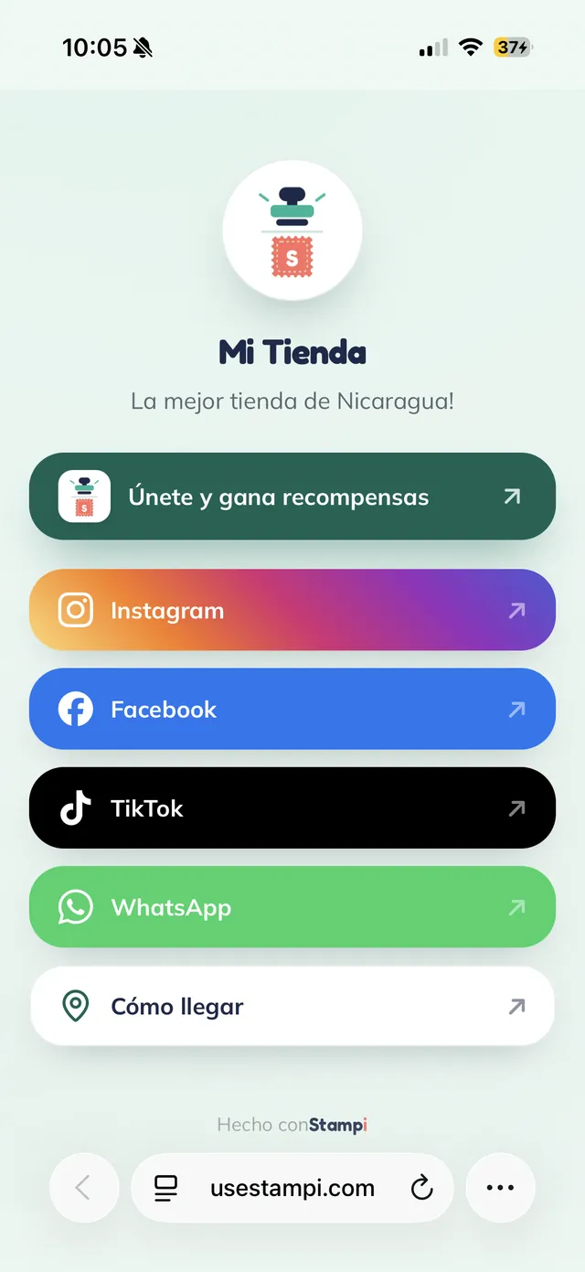 La página pública abierta en el navegador con el logo, el nombre del negocio, un botón "Únete y gana recompensas" y los enlaces de Instagram, Facebook, TikTok, WhatsApp y Cómo llegar.
