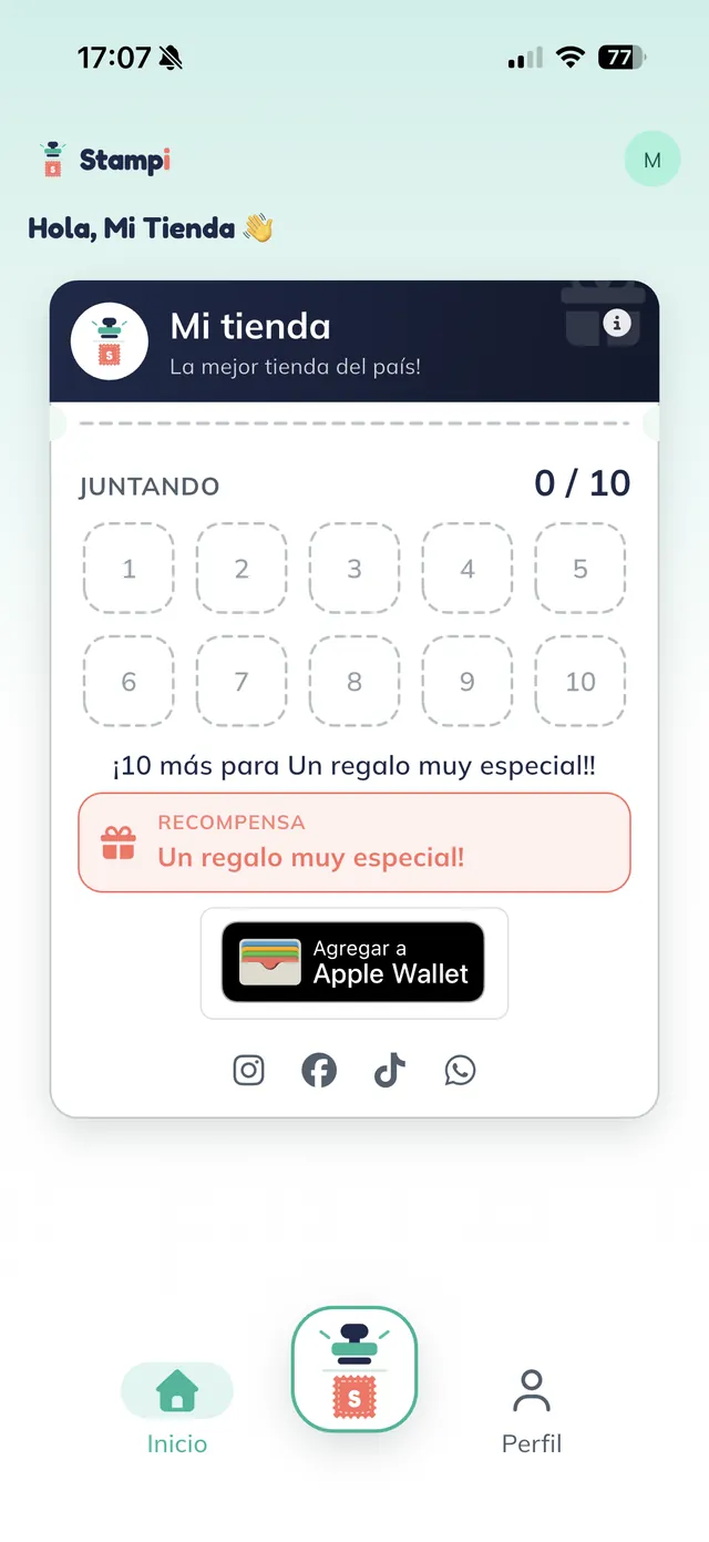 Pantalla de inicio del cliente con la tarjeta "Mi tienda" reiniciada en "JUNTANDO 0/10", las diez casillas vacías, la recompensa "Un regalo muy especial" y el botón "Agregar a Apple Wallet".